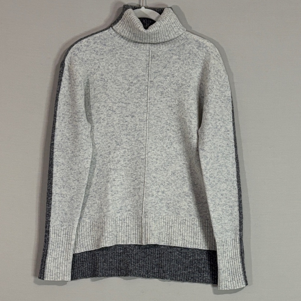 Athleta Transit Colorblock Turtleneck Bouclé Merino Wool Blend Pullover M Gray